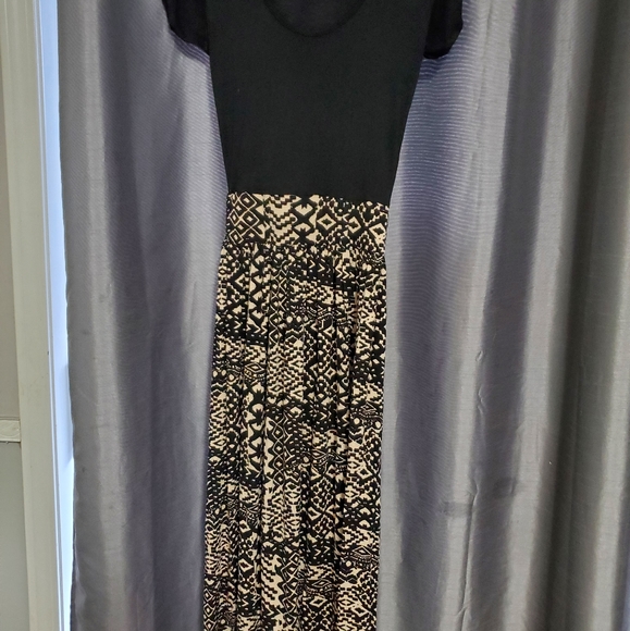 Long short sleeve dress - Picture 2 of 5